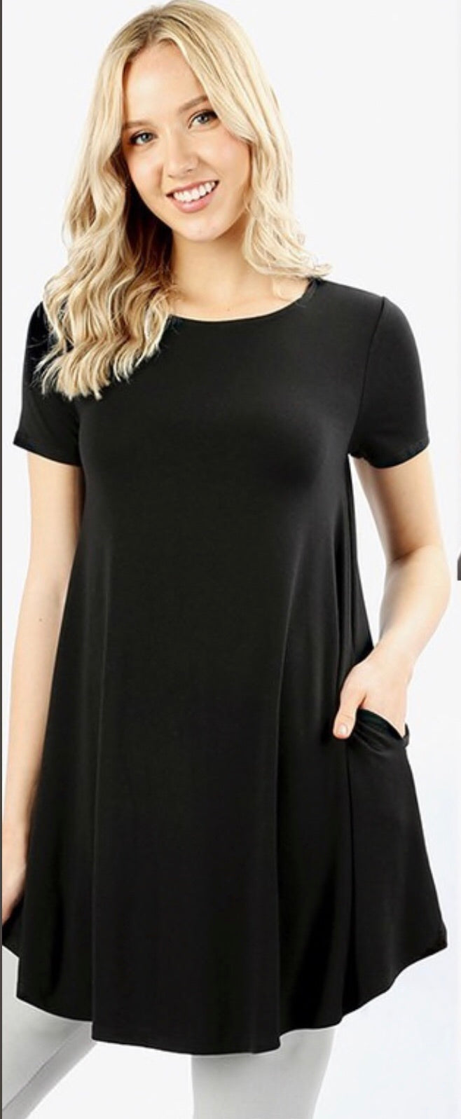 Round Neck, Round Hem Short Sleeves Black Tunic With Pockets