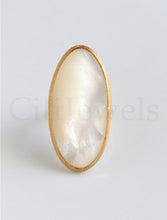 Load image into Gallery viewer, Adjustable Oval Mother of Pearl Ring